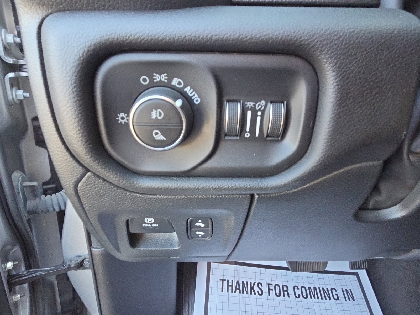 2025 RAM 1500 Laie Crew Cab 4x4 5'7' Box