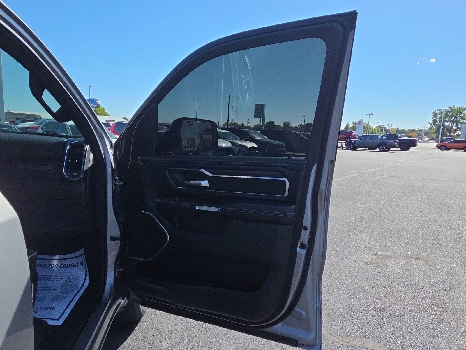 2025 RAM 1500 Laie Crew Cab 4x4 5'7' Box