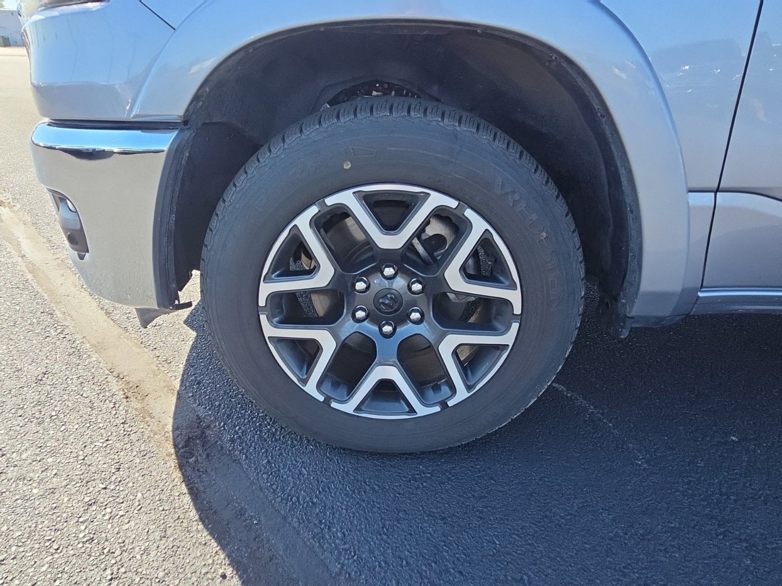 2025 RAM 1500 Laie Crew Cab 4x4 5'7' Box