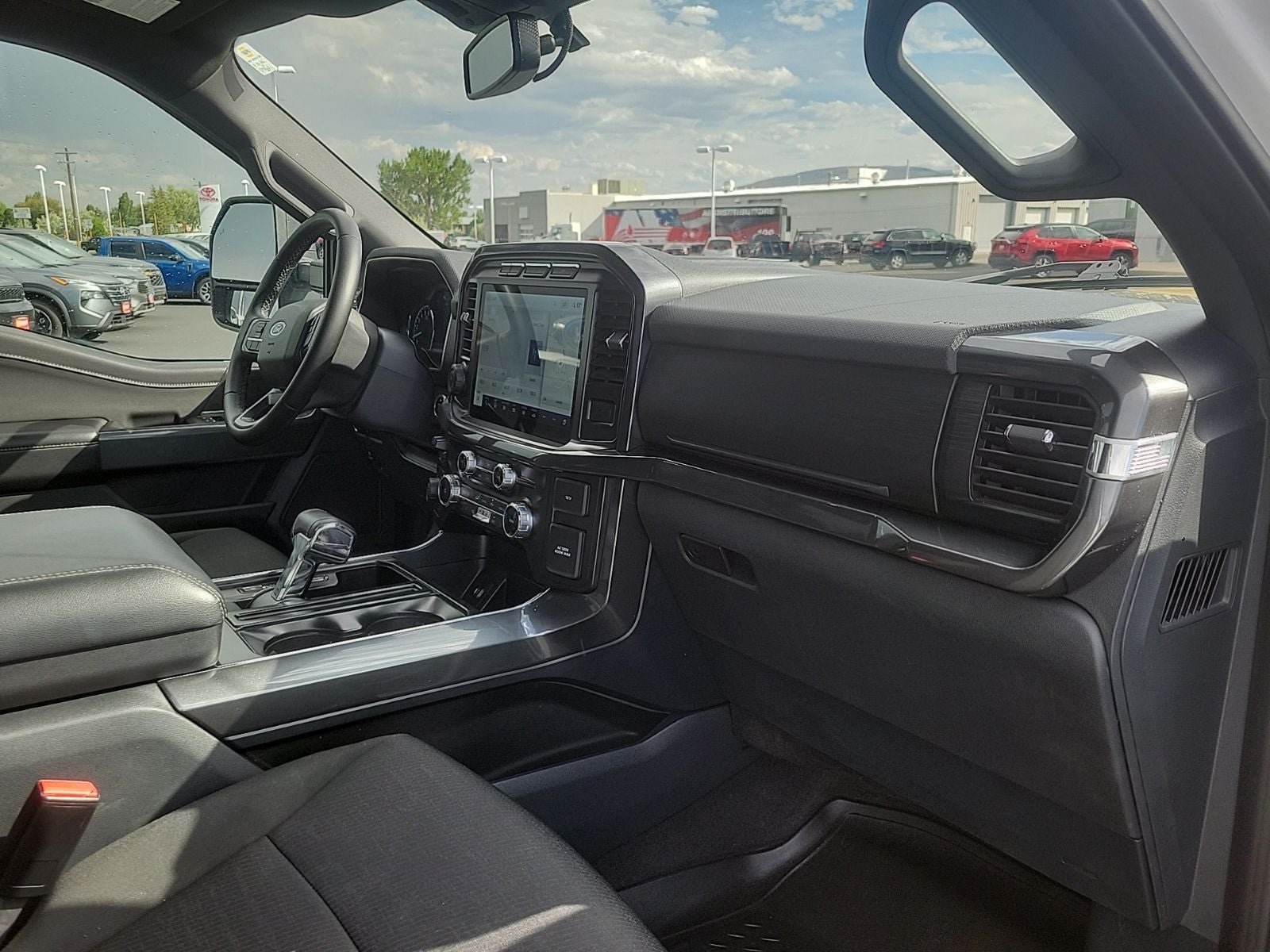 2023 Ford F-150 Base