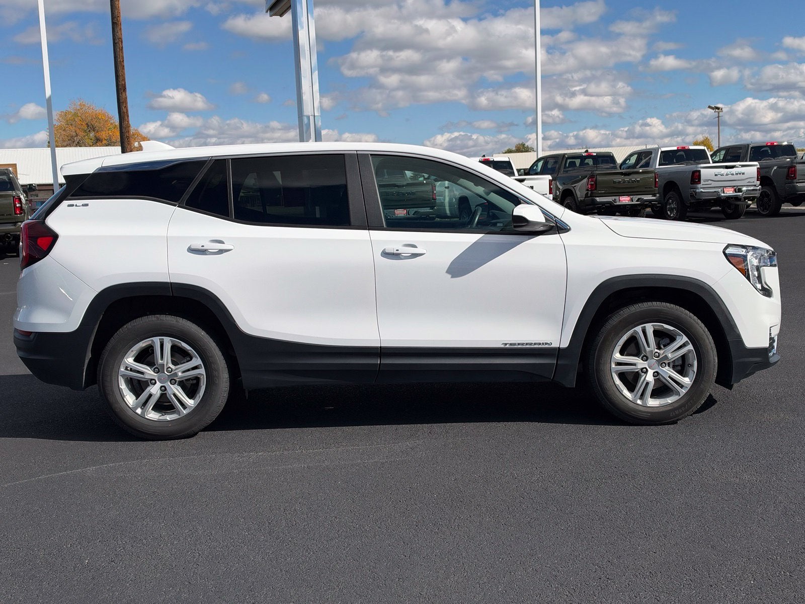 2024 GMC Terrain AWD SLE